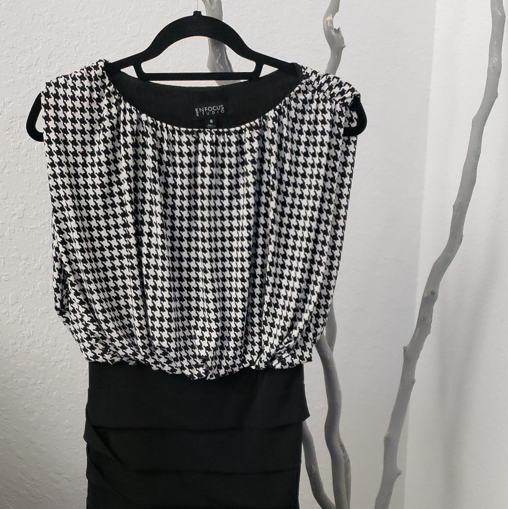 Dress - Picture 2 of 5